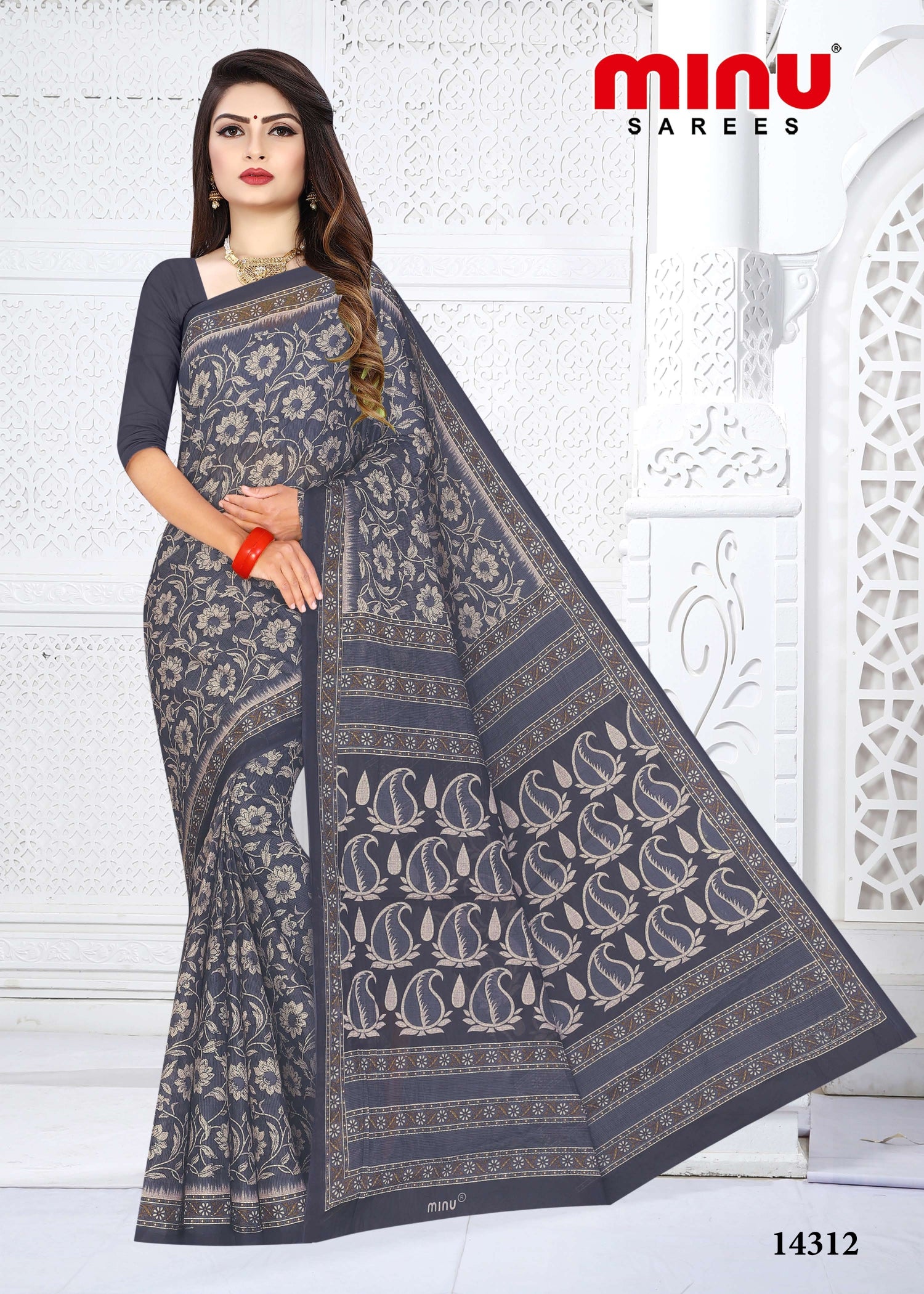 Best printed saree wearing woman image