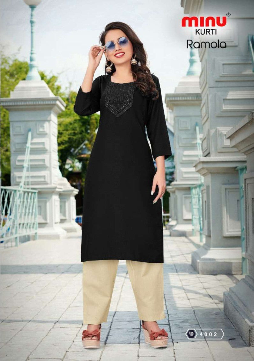 woman wearing black wholesale kurti online image 